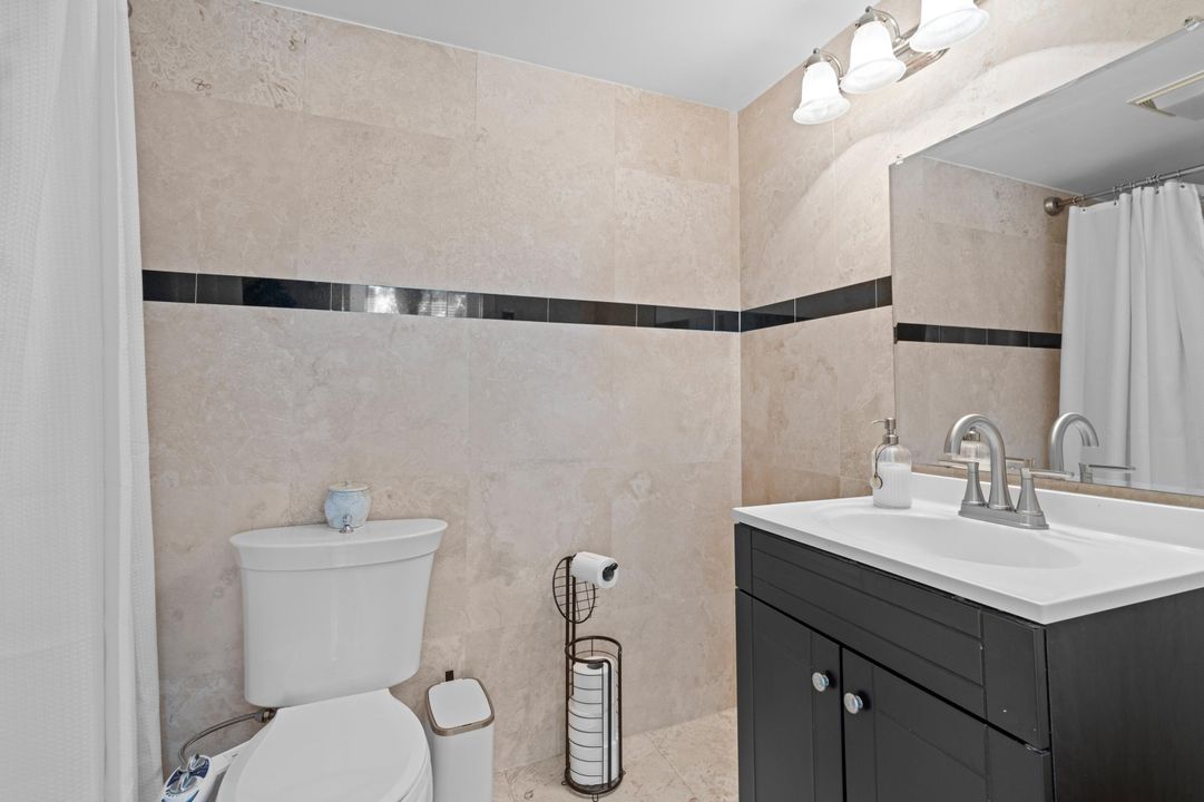 For Sale: $325,000 (2 beds, 2 baths, 1302 Square Feet)