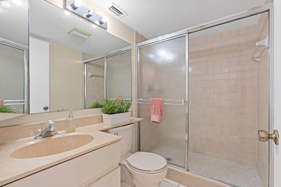 For Sale: $325,000 (2 beds, 2 baths, 1302 Square Feet)