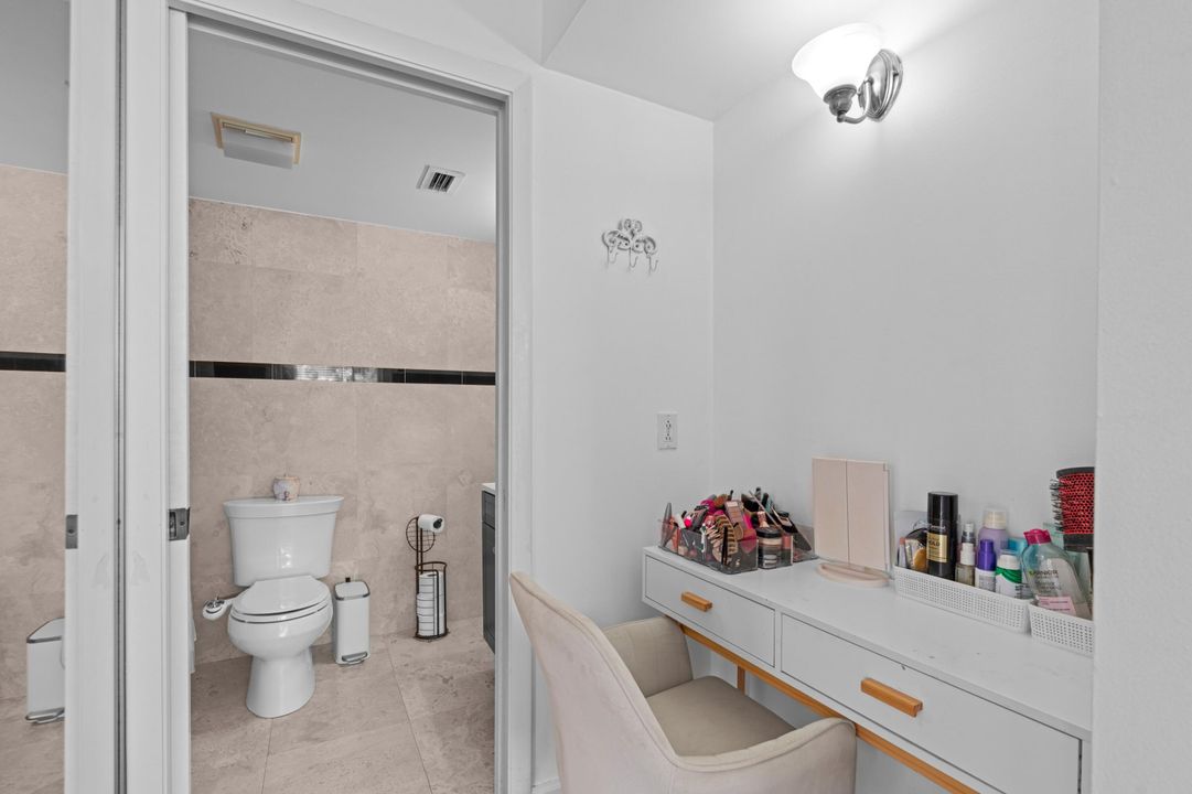 For Sale: $325,000 (2 beds, 2 baths, 1302 Square Feet)