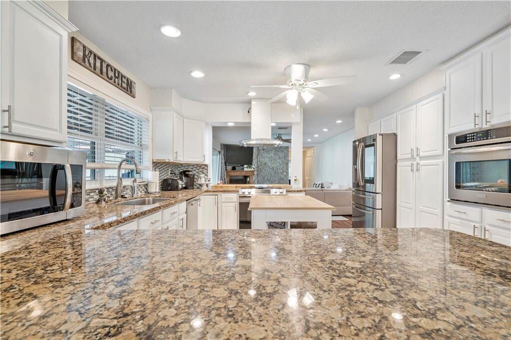 На продажу: $780,000 (5 спален, 2 ванн, 2720 Квадратных фут)