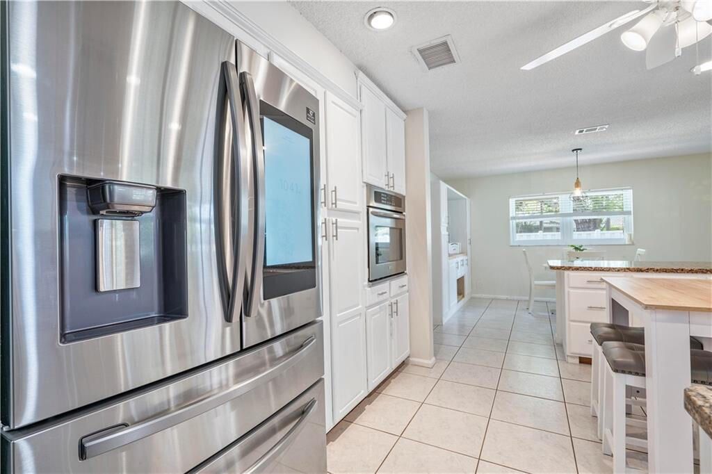 На продажу: $780,000 (5 спален, 2 ванн, 2720 Квадратных фут)