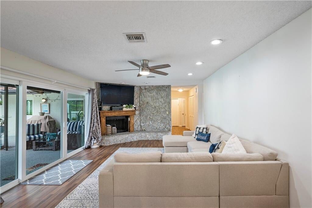 На продажу: $780,000 (5 спален, 2 ванн, 2720 Квадратных фут)