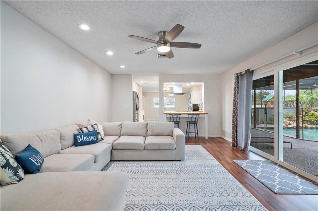 На продажу: $780,000 (5 спален, 2 ванн, 2720 Квадратных фут)