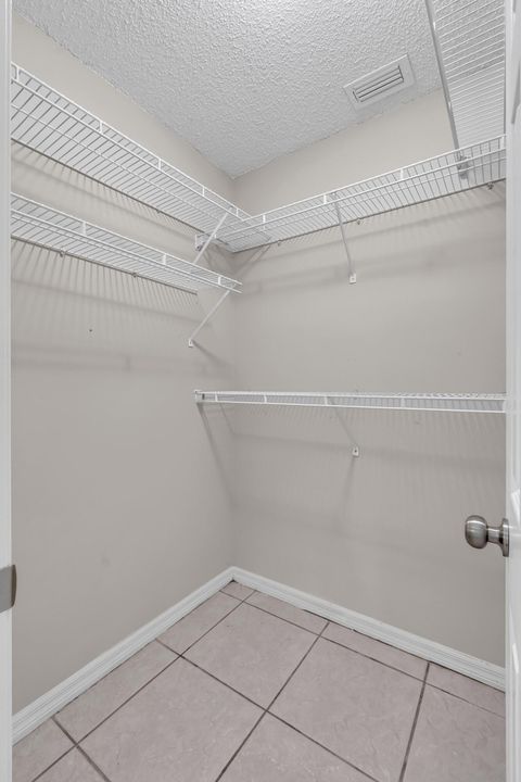 待售: $289,900 (2 贝兹, 2 浴室, 1110 平方英尺)