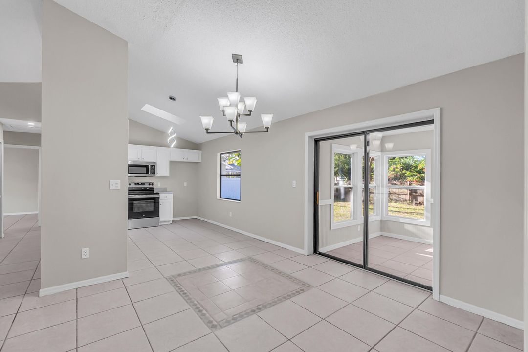 待售: $289,900 (2 贝兹, 2 浴室, 1110 平方英尺)