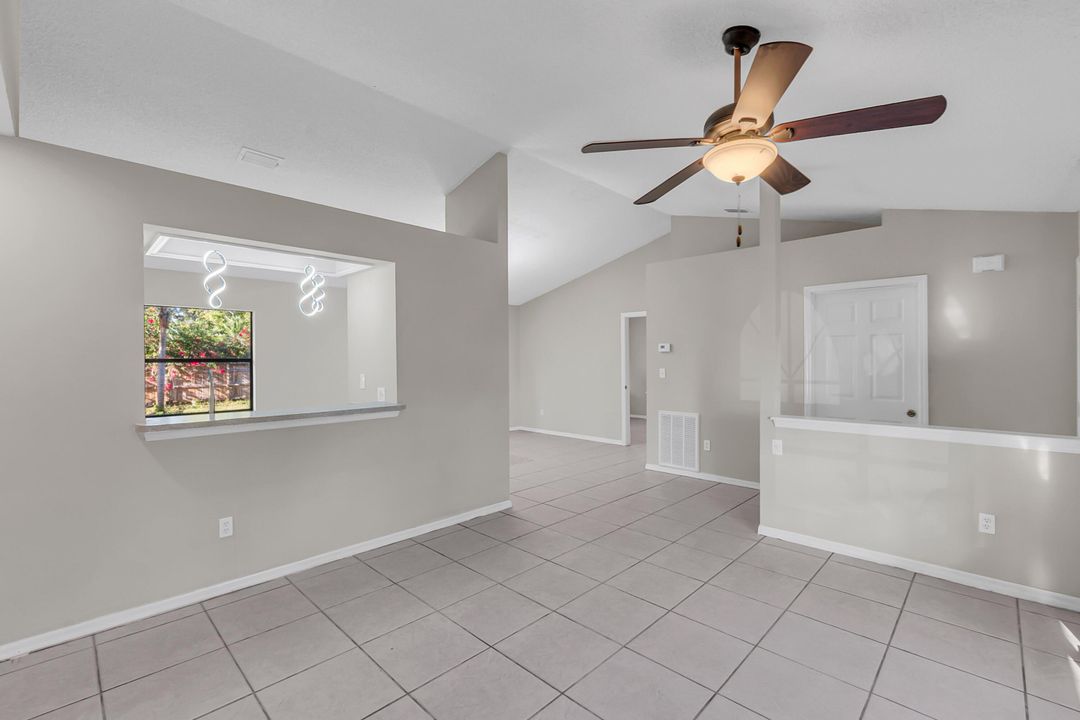 待售: $289,900 (2 贝兹, 2 浴室, 1110 平方英尺)