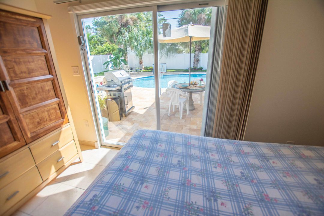 出租: $1,454 (1 贝兹, 1 浴室, 350 平方英尺)