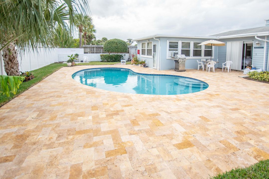 出租: $1,454 (1 贝兹, 1 浴室, 350 平方英尺)