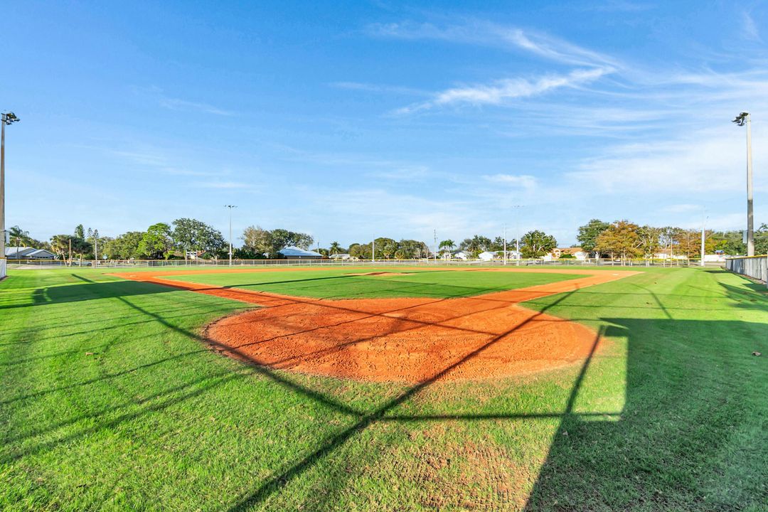 待售: $289,900 (2 贝兹, 2 浴室, 1110 平方英尺)