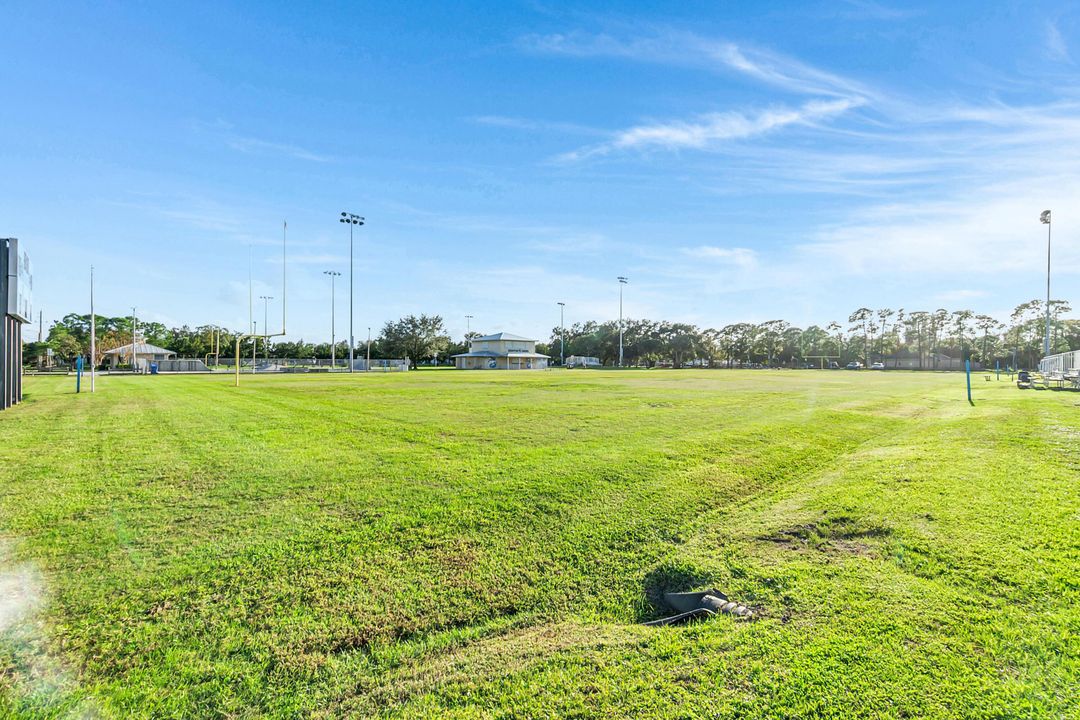 待售: $289,900 (2 贝兹, 2 浴室, 1110 平方英尺)