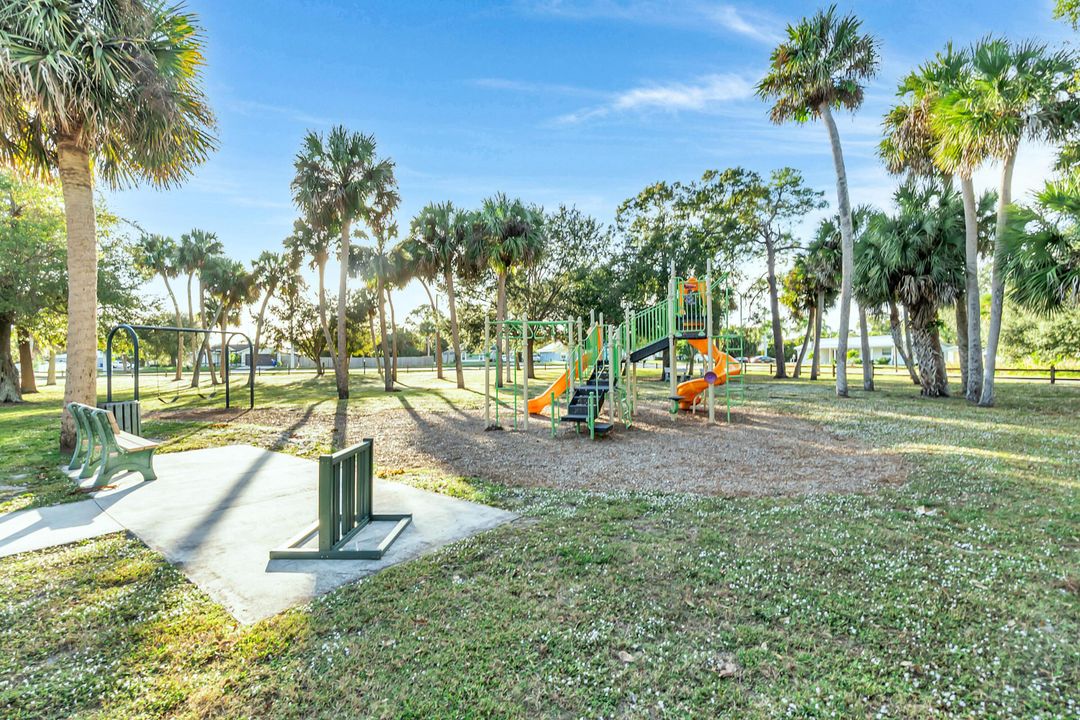 待售: $289,900 (2 贝兹, 2 浴室, 1110 平方英尺)