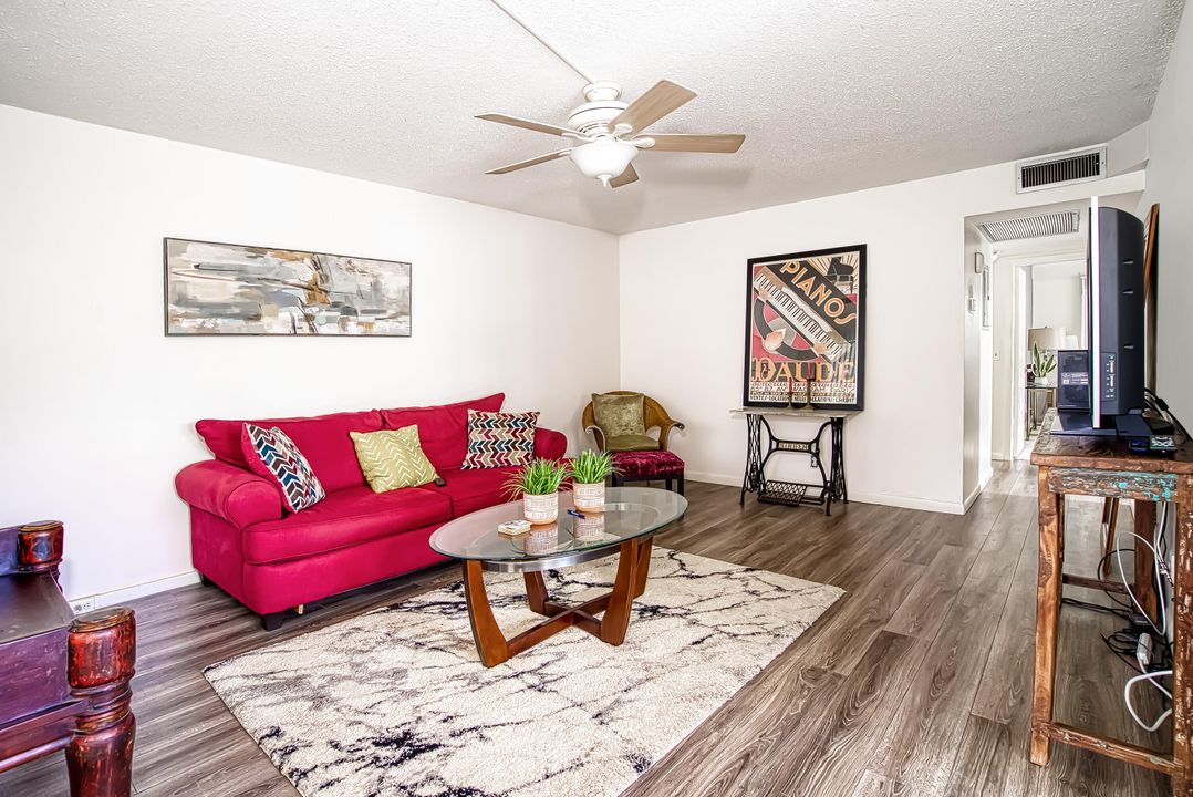 На продажу: $129,000 (2 спален, 1 ванн, 840 Квадратных фут)