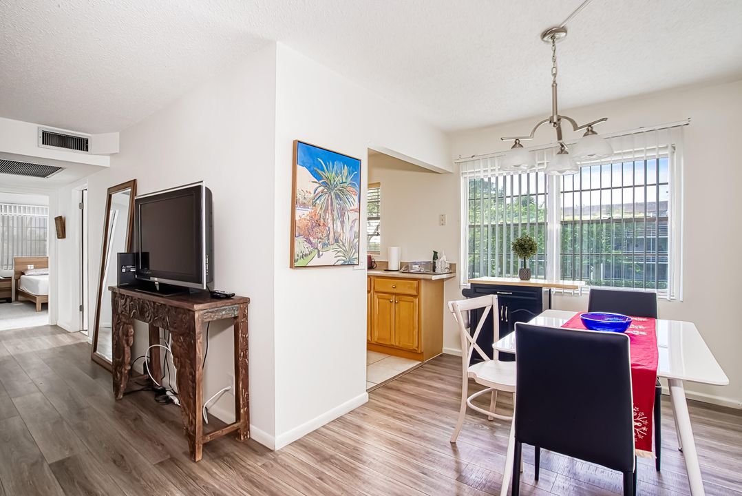 На продажу: $129,000 (2 спален, 1 ванн, 840 Квадратных фут)