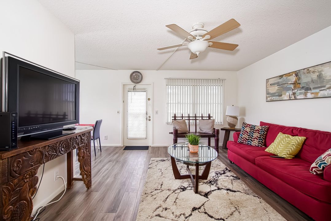 На продажу: $129,000 (2 спален, 1 ванн, 840 Квадратных фут)