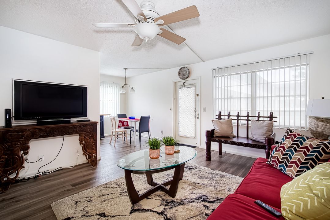 На продажу: $129,000 (2 спален, 1 ванн, 840 Квадратных фут)