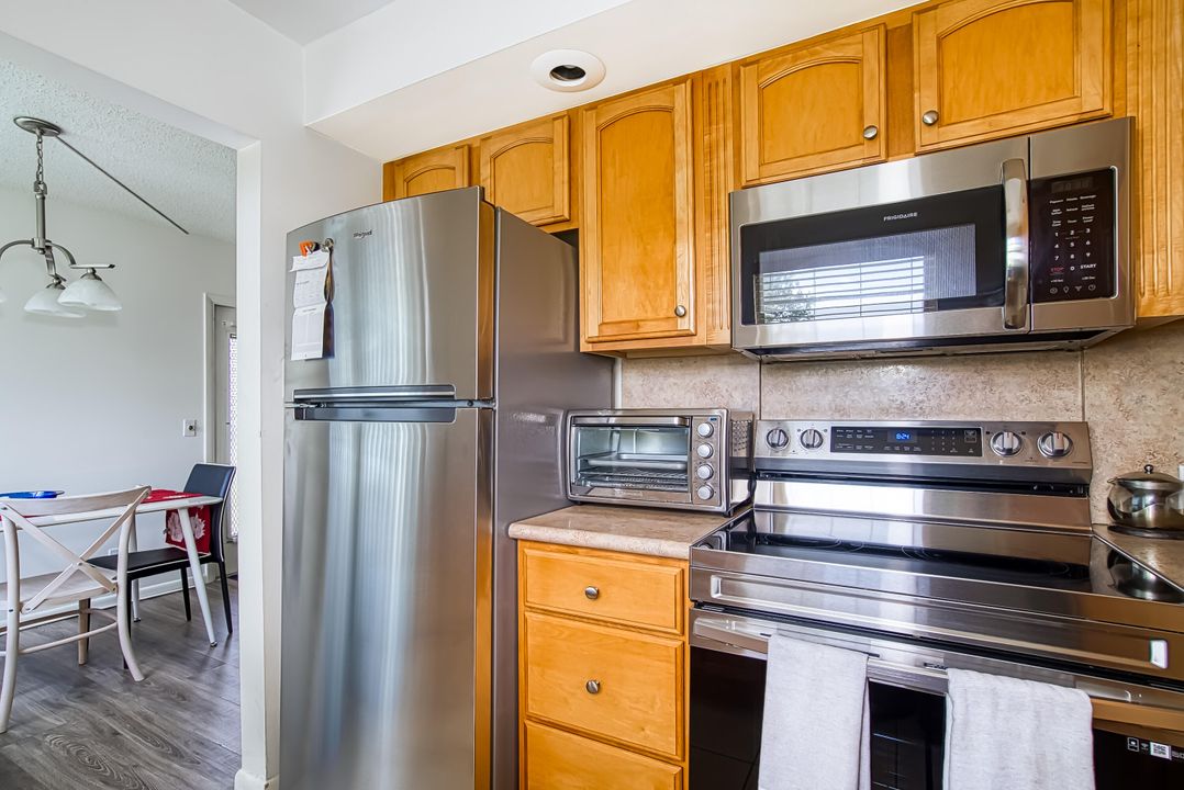 На продажу: $129,000 (2 спален, 1 ванн, 840 Квадратных фут)