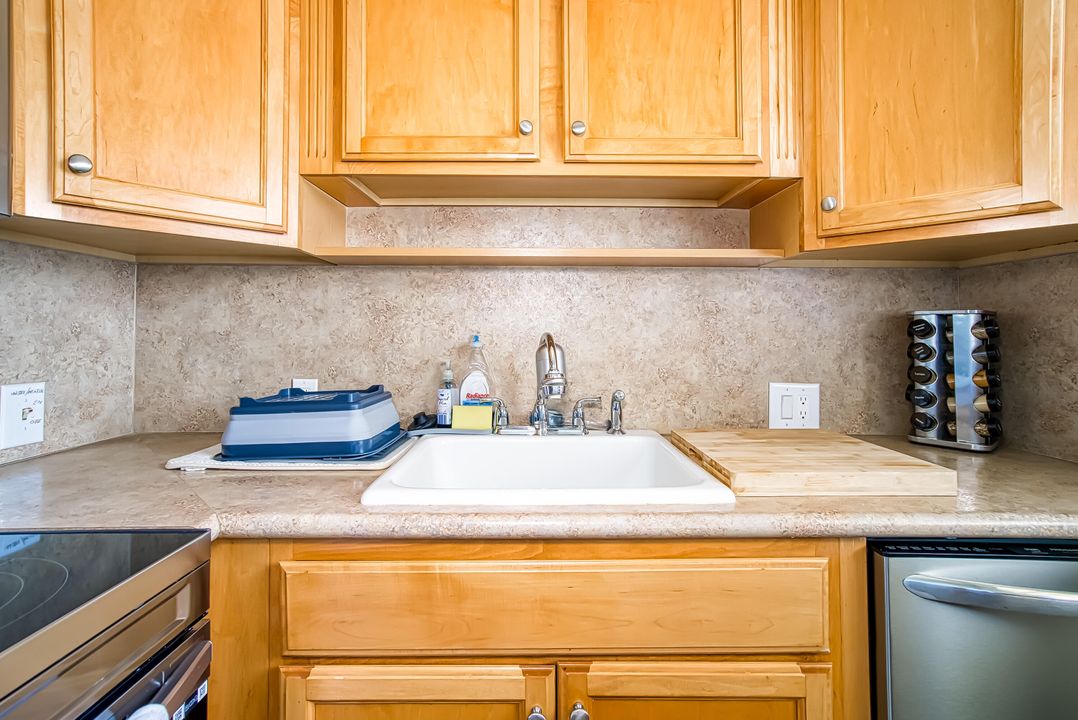 На продажу: $129,000 (2 спален, 1 ванн, 840 Квадратных фут)