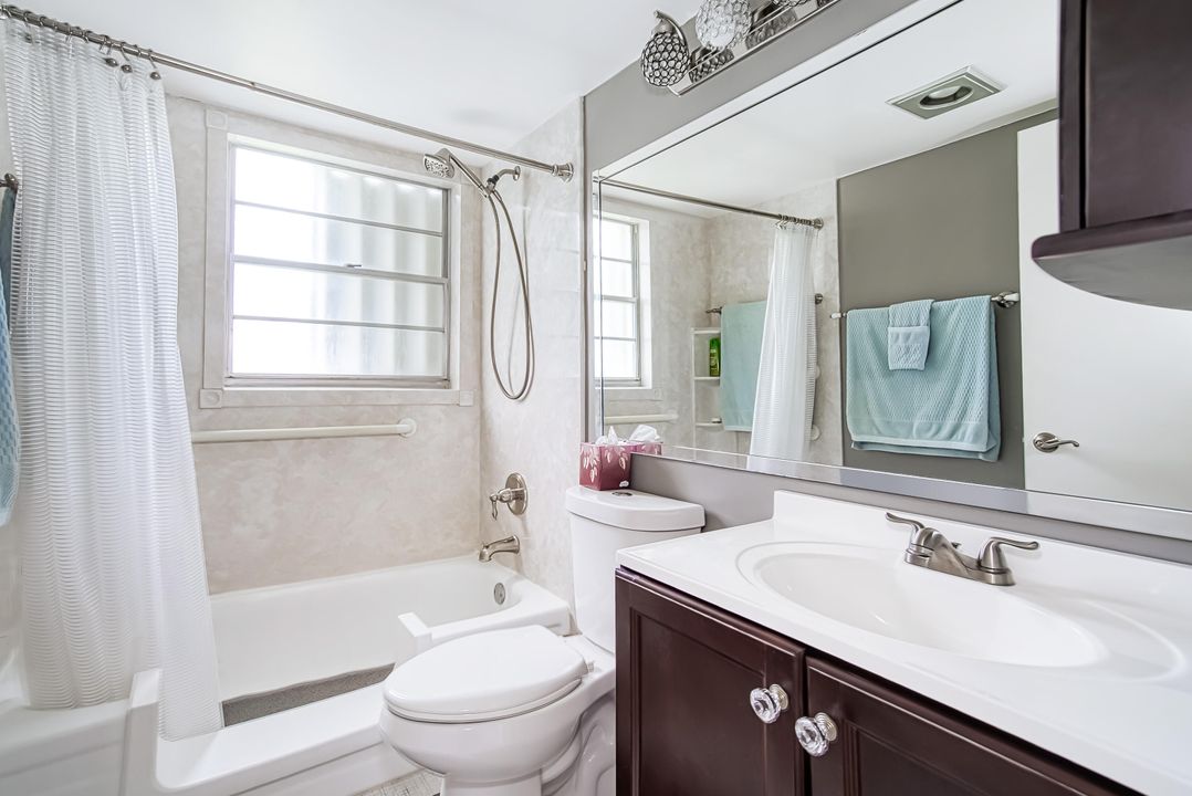 На продажу: $129,000 (2 спален, 1 ванн, 840 Квадратных фут)