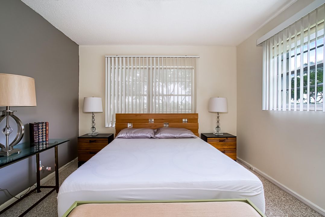 На продажу: $129,000 (2 спален, 1 ванн, 840 Квадратных фут)