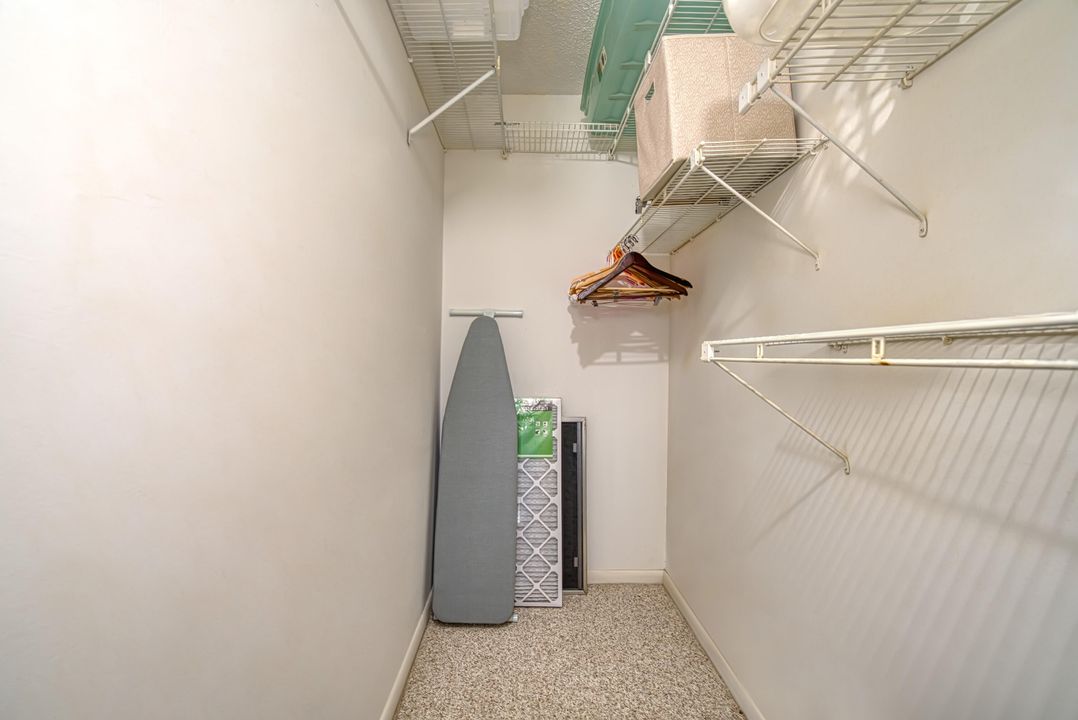 На продажу: $129,000 (2 спален, 1 ванн, 840 Квадратных фут)