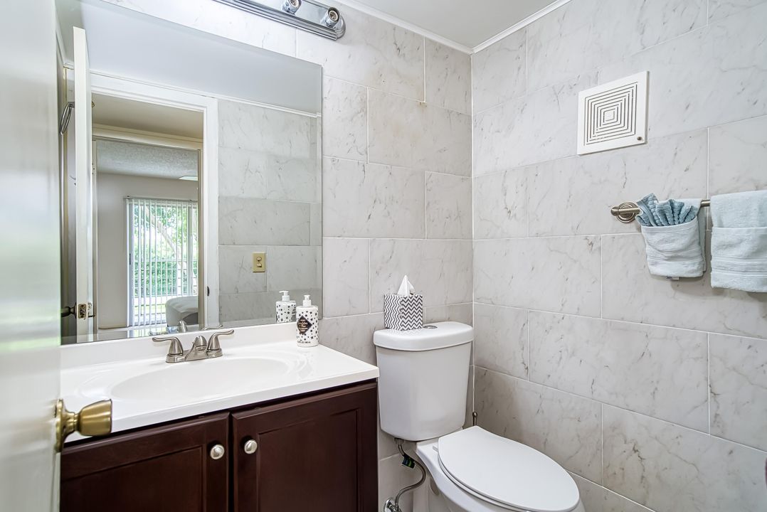 На продажу: $129,000 (2 спален, 1 ванн, 840 Квадратных фут)