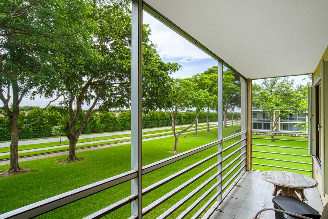 На продажу: $129,000 (2 спален, 1 ванн, 840 Квадратных фут)