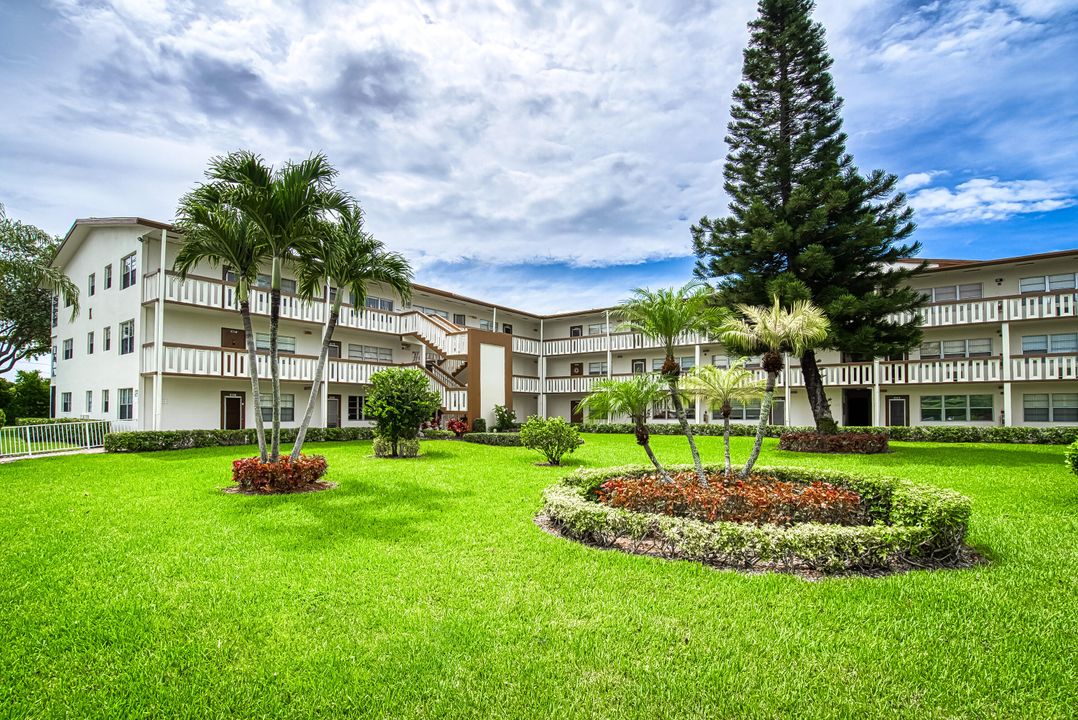 На продажу: $129,000 (2 спален, 1 ванн, 840 Квадратных фут)