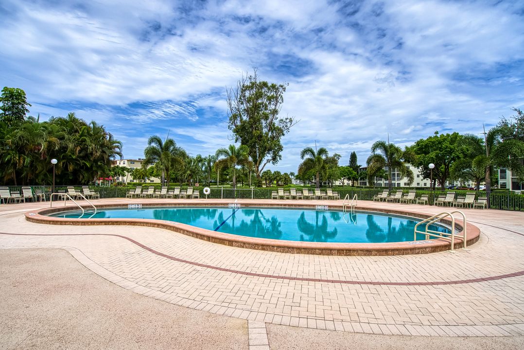 На продажу: $129,000 (2 спален, 1 ванн, 840 Квадратных фут)