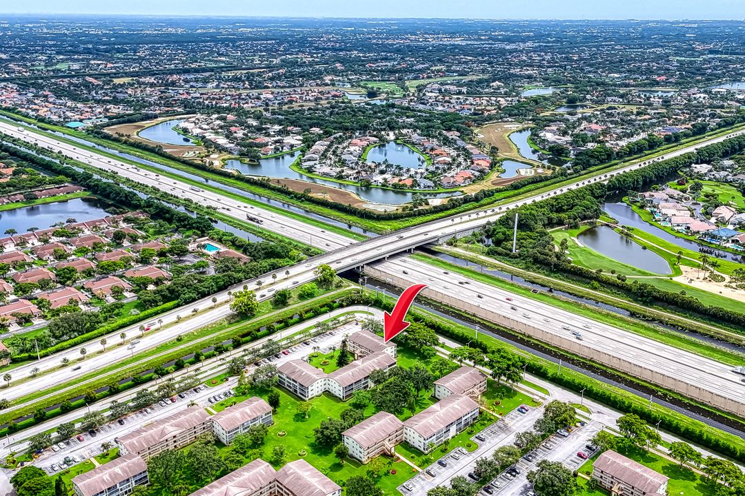 На продажу: $129,000 (2 спален, 1 ванн, 840 Квадратных фут)