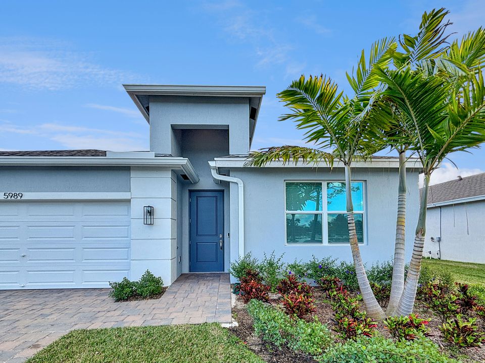 For Rent: $3,800 (4 beds, 2 baths, 1811 Square Feet)