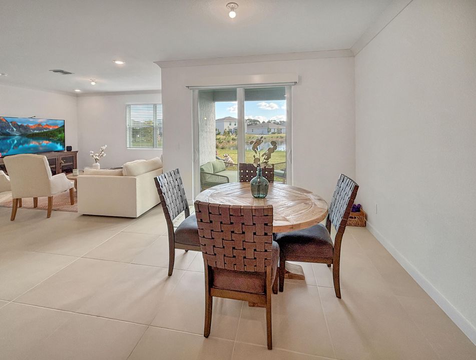 For Rent: $3,800 (4 beds, 2 baths, 1811 Square Feet)