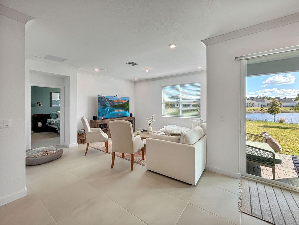 For Rent: $3,800 (4 beds, 2 baths, 1811 Square Feet)