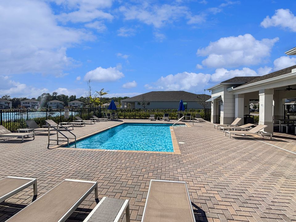 For Rent: $3,800 (4 beds, 2 baths, 1811 Square Feet)