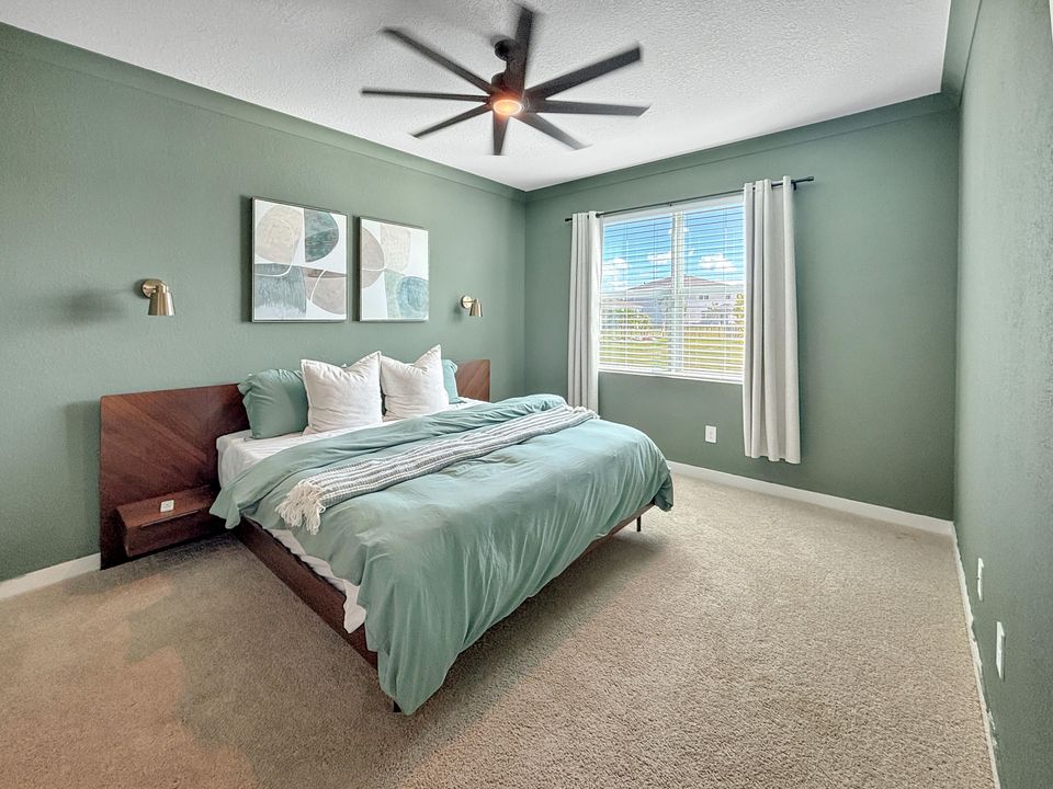 For Rent: $3,800 (4 beds, 2 baths, 1811 Square Feet)