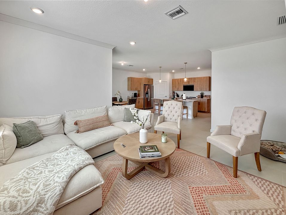 For Rent: $3,800 (4 beds, 2 baths, 1811 Square Feet)