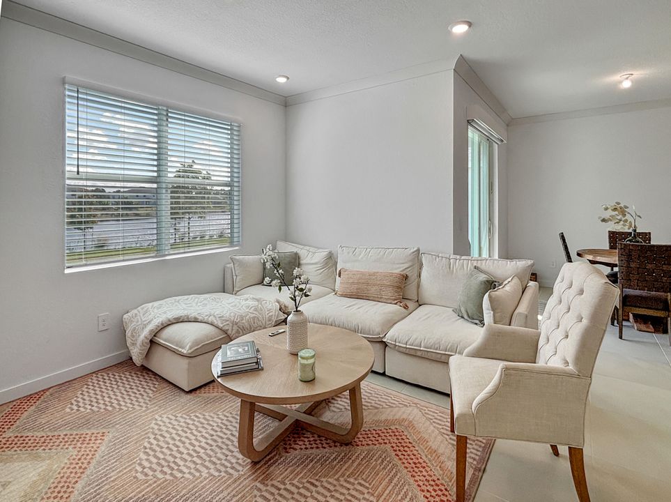 For Rent: $3,800 (4 beds, 2 baths, 1811 Square Feet)