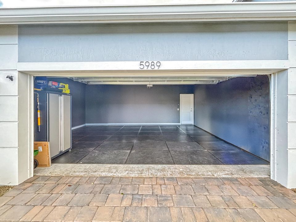 For Rent: $3,800 (4 beds, 2 baths, 1811 Square Feet)