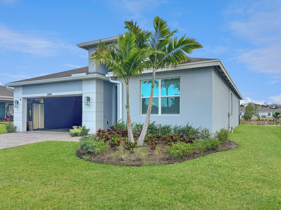 For Rent: $3,800 (4 beds, 2 baths, 1811 Square Feet)