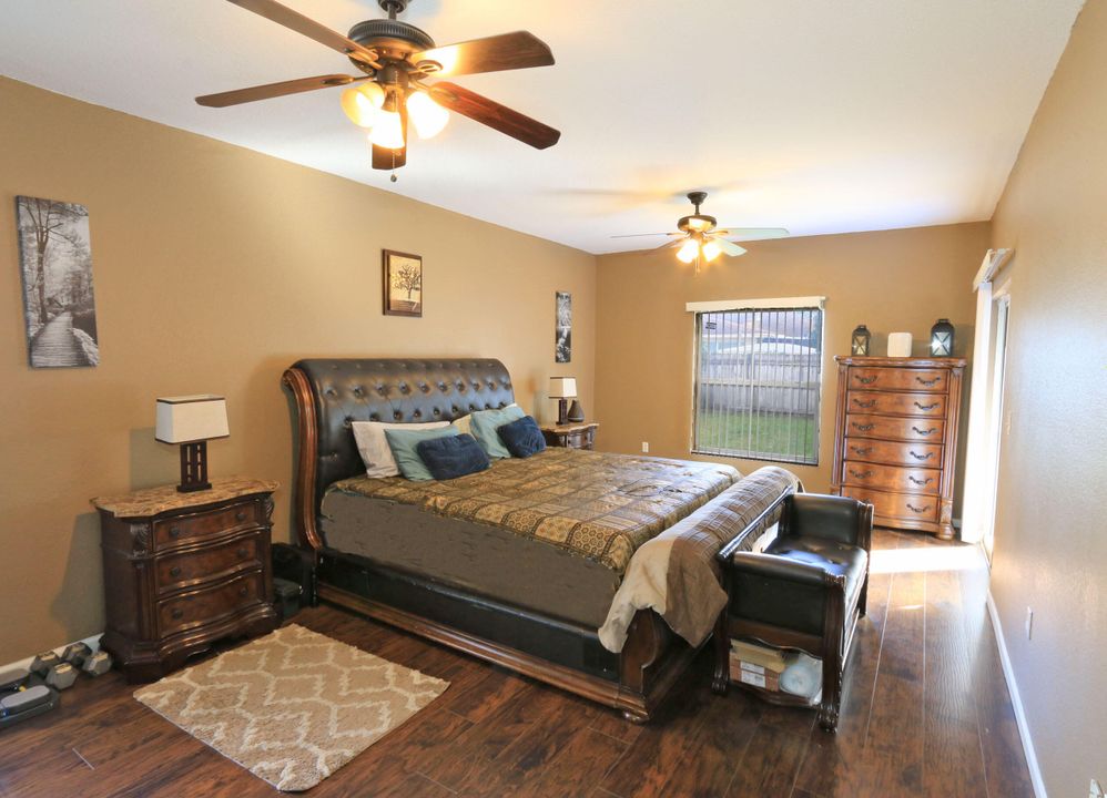 待售: $440,000 (3 贝兹, 2 浴室, 2014 平方英尺)