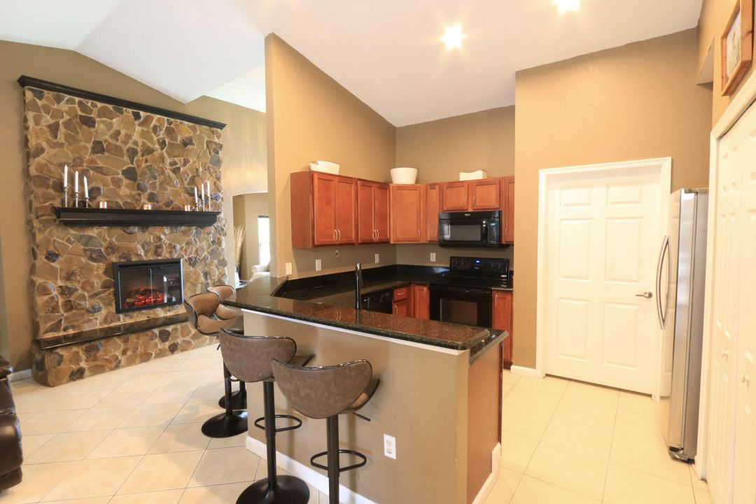 待售: $440,000 (3 贝兹, 2 浴室, 2014 平方英尺)