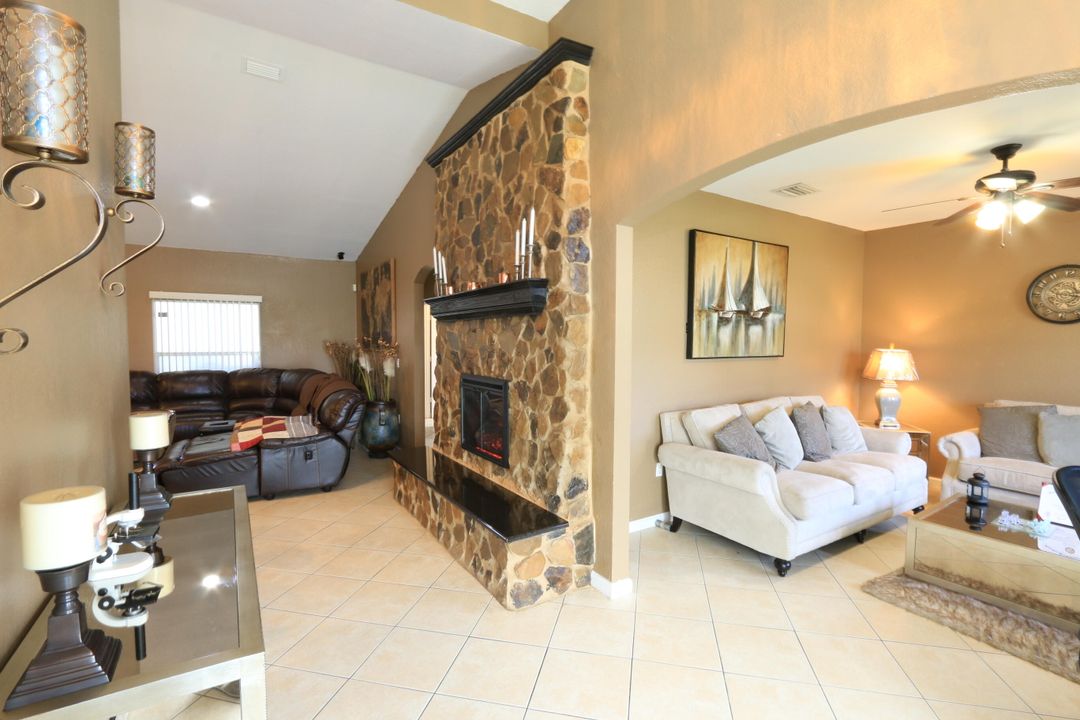 待售: $440,000 (3 贝兹, 2 浴室, 2014 平方英尺)