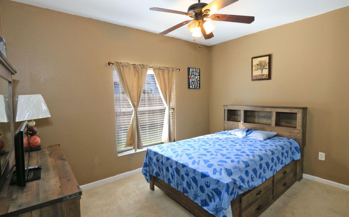 待售: $440,000 (3 贝兹, 2 浴室, 2014 平方英尺)