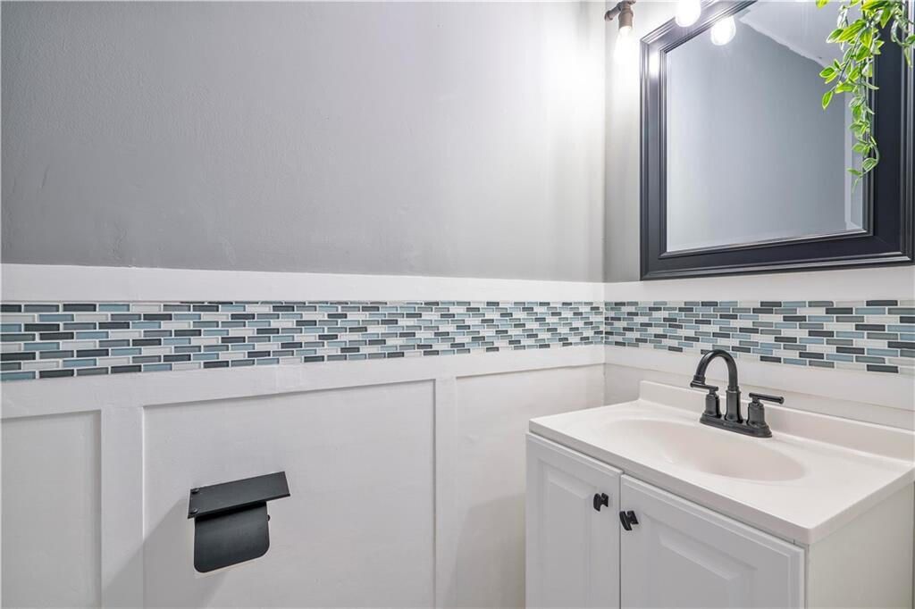 На продажу: $780,000 (5 спален, 2 ванн, 2720 Квадратных фут)