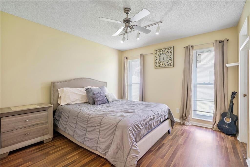 На продажу: $780,000 (5 спален, 2 ванн, 2720 Квадратных фут)