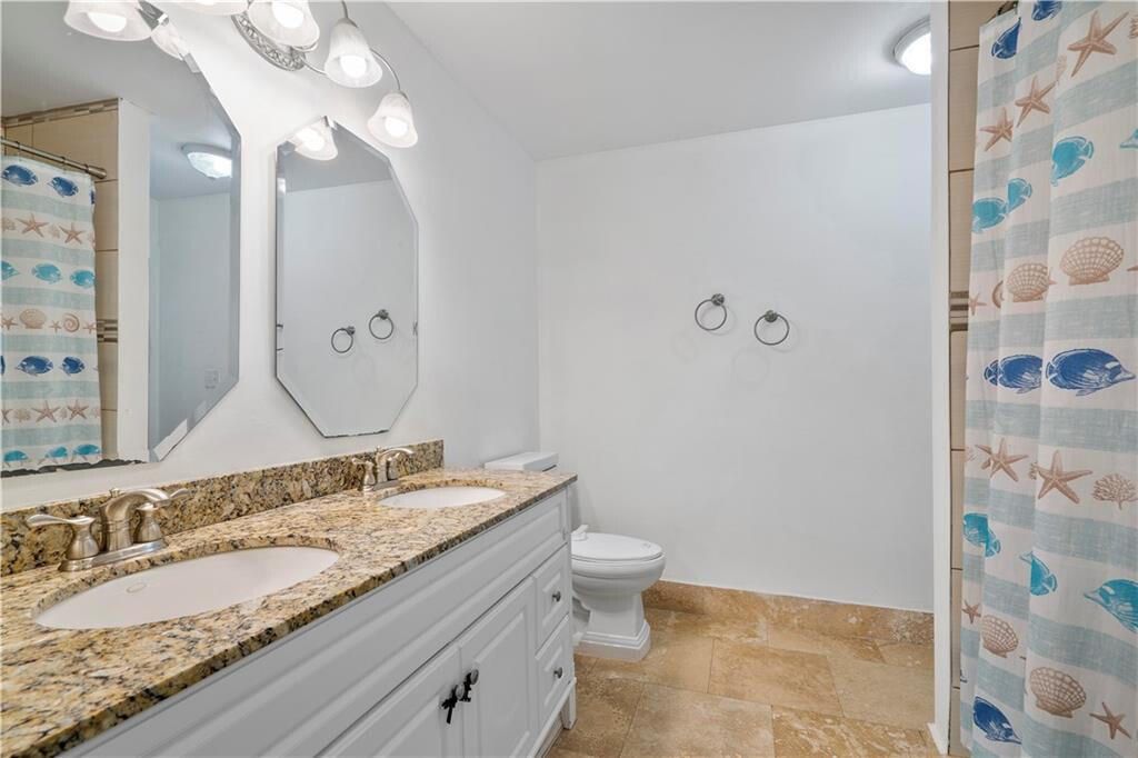 На продажу: $780,000 (5 спален, 2 ванн, 2720 Квадратных фут)