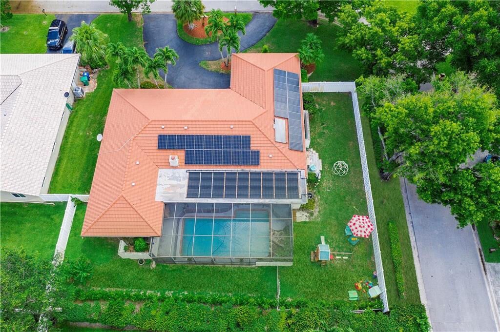 На продажу: $780,000 (5 спален, 2 ванн, 2720 Квадратных фут)