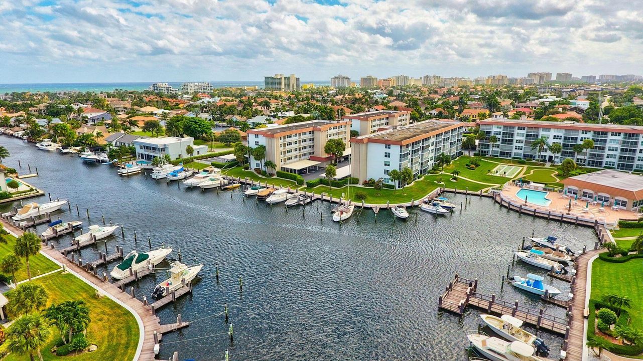 For Sale: $439,000 (2 beds, 2 baths, 1107 Square Feet)