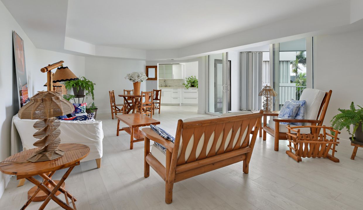 For Sale: $557,000 (1 beds, 1 baths, 1180 Square Feet)