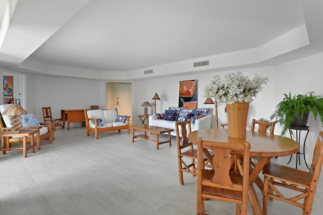 For Sale: $557,000 (1 beds, 1 baths, 1180 Square Feet)