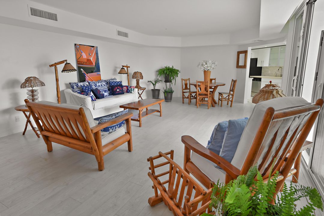 For Sale: $557,000 (1 beds, 1 baths, 1180 Square Feet)